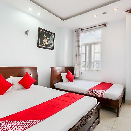 Oyo 130 Tuan Long Hotel Ho Chi Minh-staden Exteriör bild