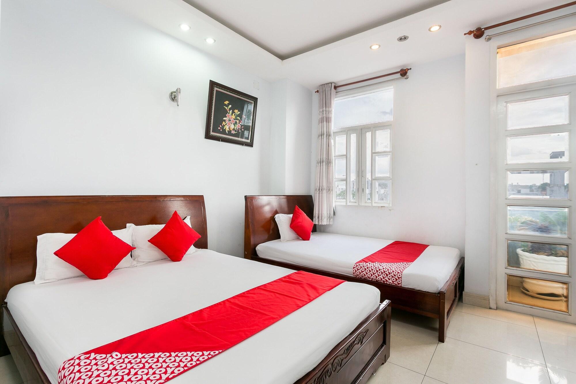 Oyo 130 Tuan Long Hotel Ho Chi Minh-staden Exteriör bild