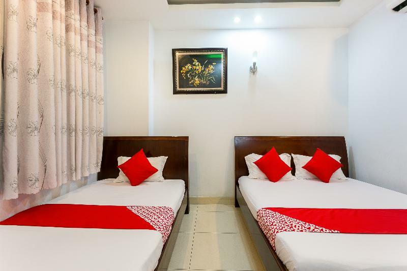 Oyo 130 Tuan Long Hotel Ho Chi Minh-staden Exteriör bild