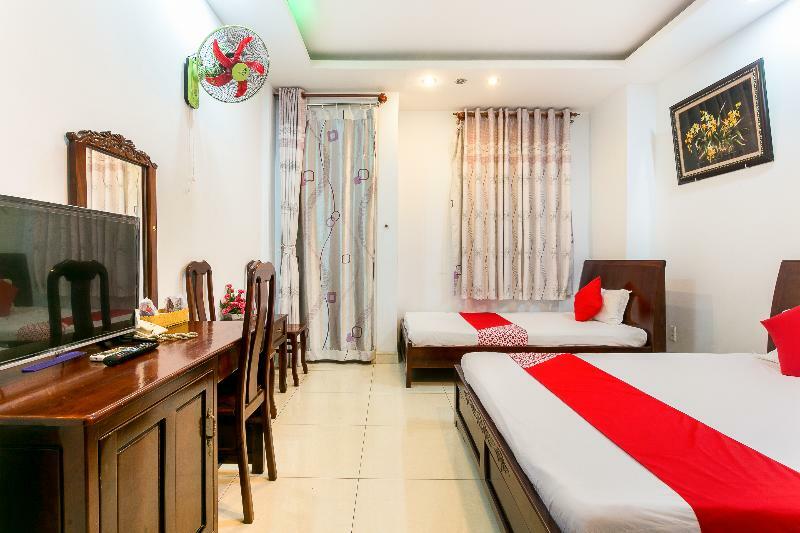 Oyo 130 Tuan Long Hotel Ho Chi Minh-staden Exteriör bild